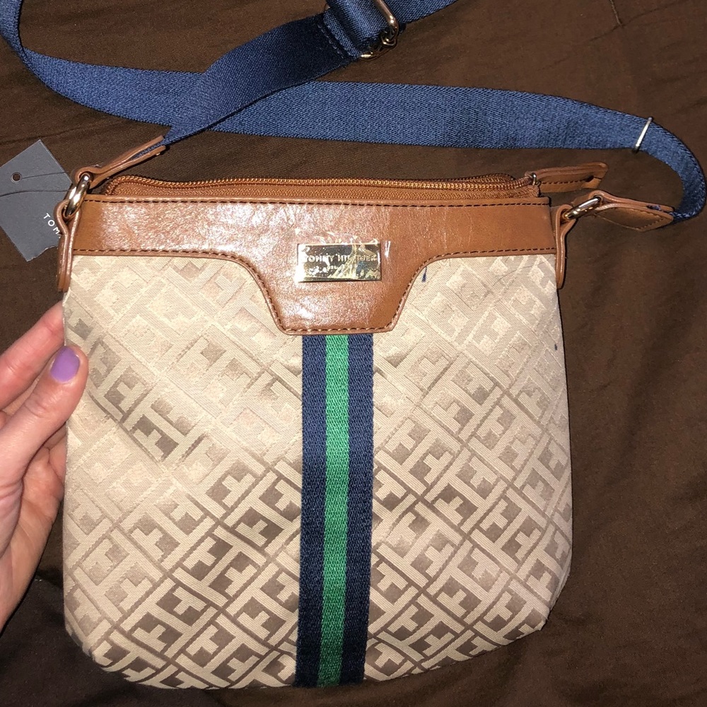 TH cross body purse